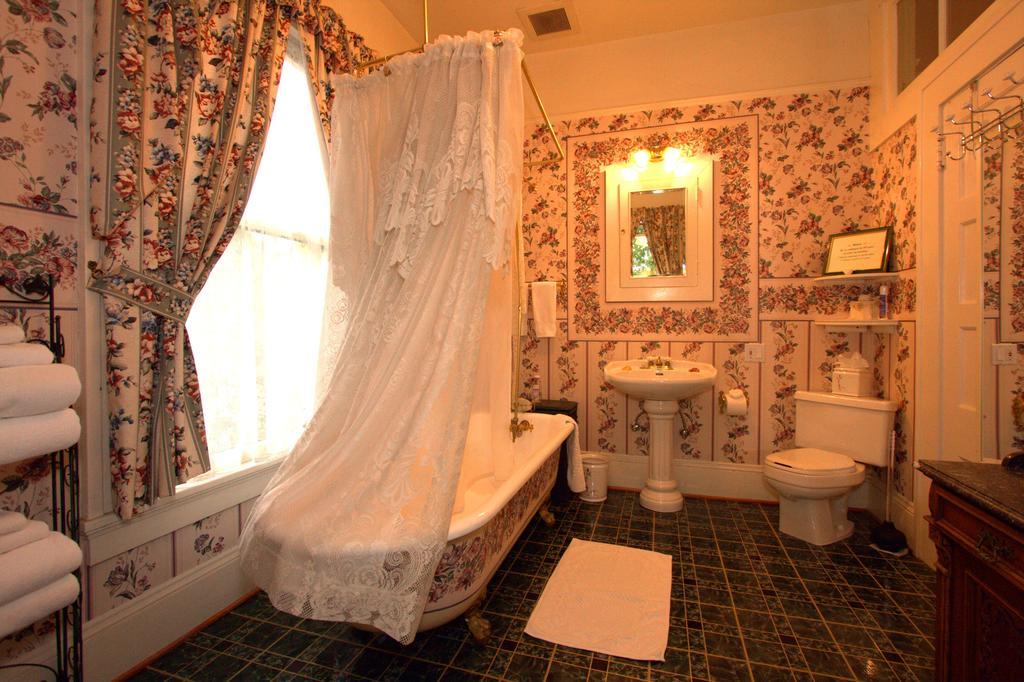 Lion And The Rose Victorian Guest House Portland Extérieur photo