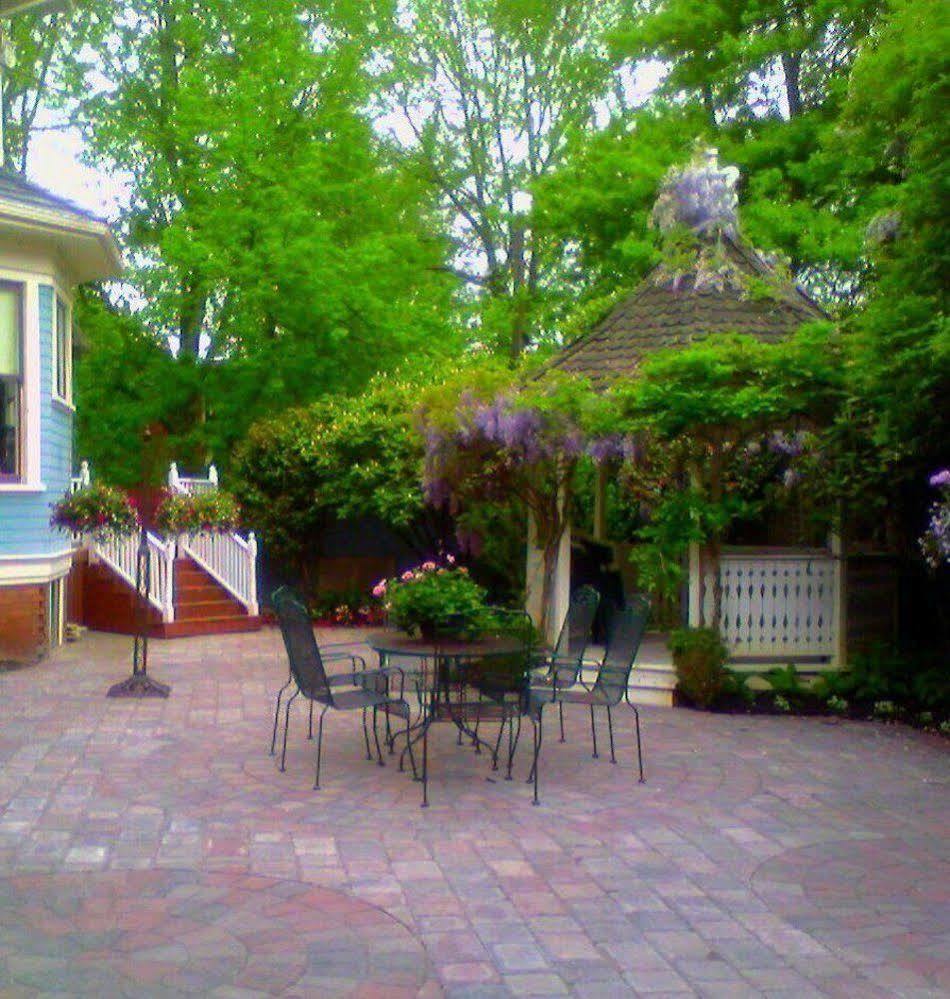 Lion And The Rose Victorian Guest House Portland Extérieur photo