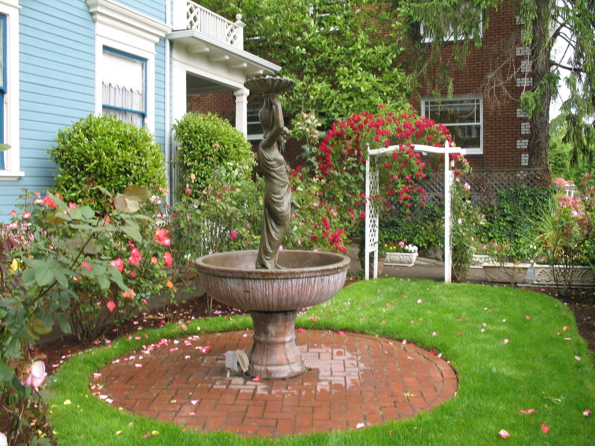 Lion And The Rose Victorian Guest House Portland Extérieur photo